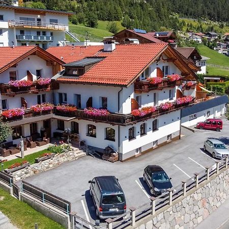 Alpen Gasthof Apartments Hohe Burg Trins Eksteriør billede