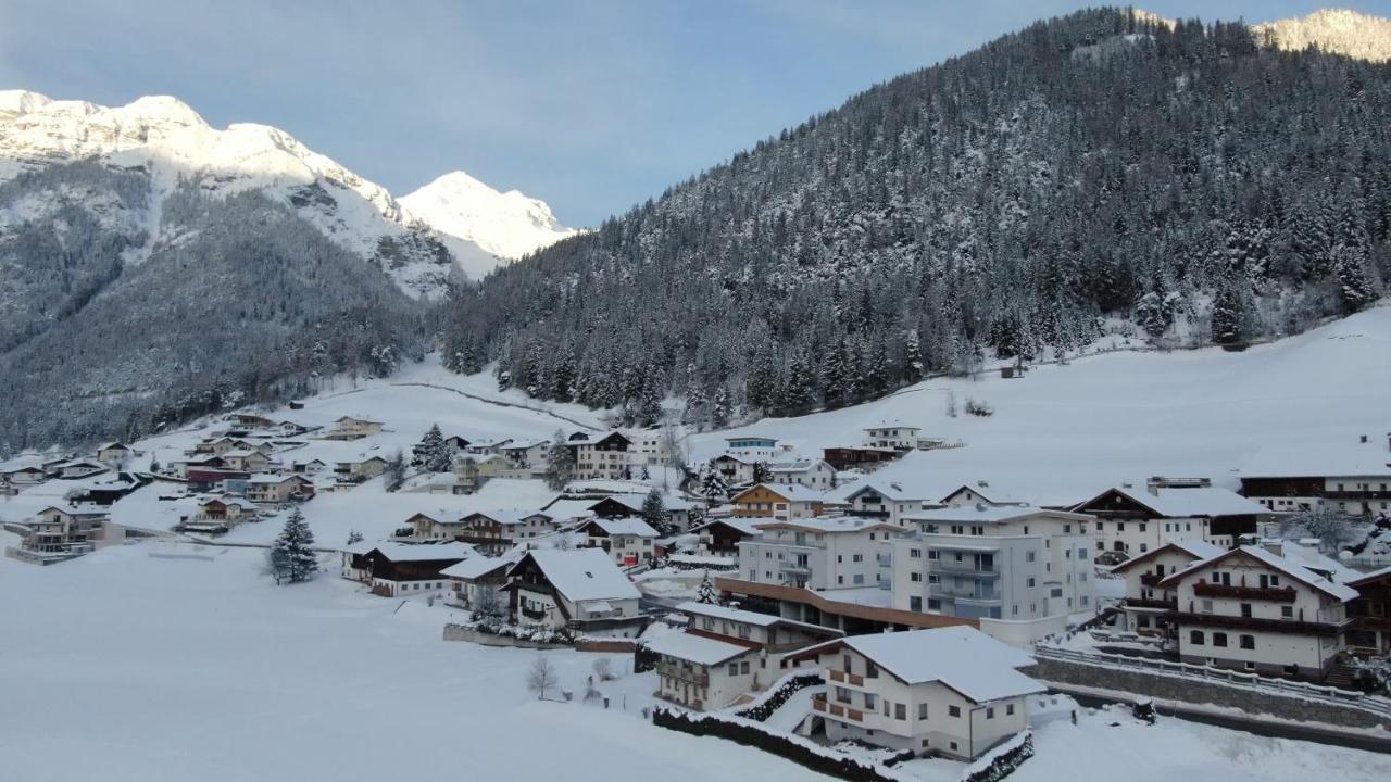 Alpen Gasthof Apartments Hohe Burg Trins Eksteriør billede