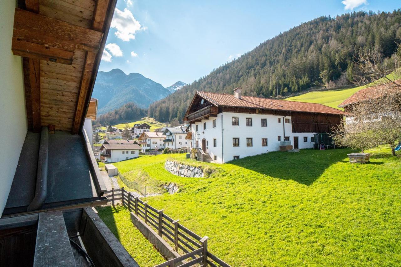 Alpen Gasthof Apartments Hohe Burg Trins Eksteriør billede