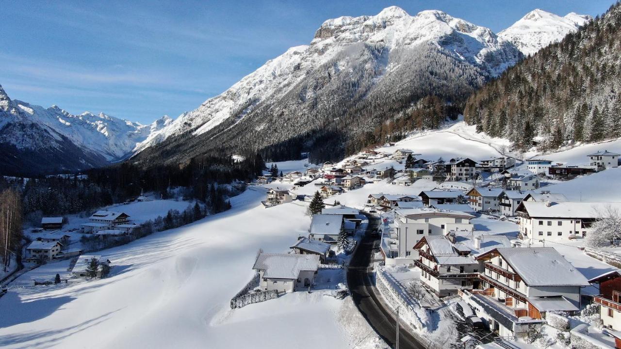 Alpen Gasthof Apartments Hohe Burg Trins Eksteriør billede