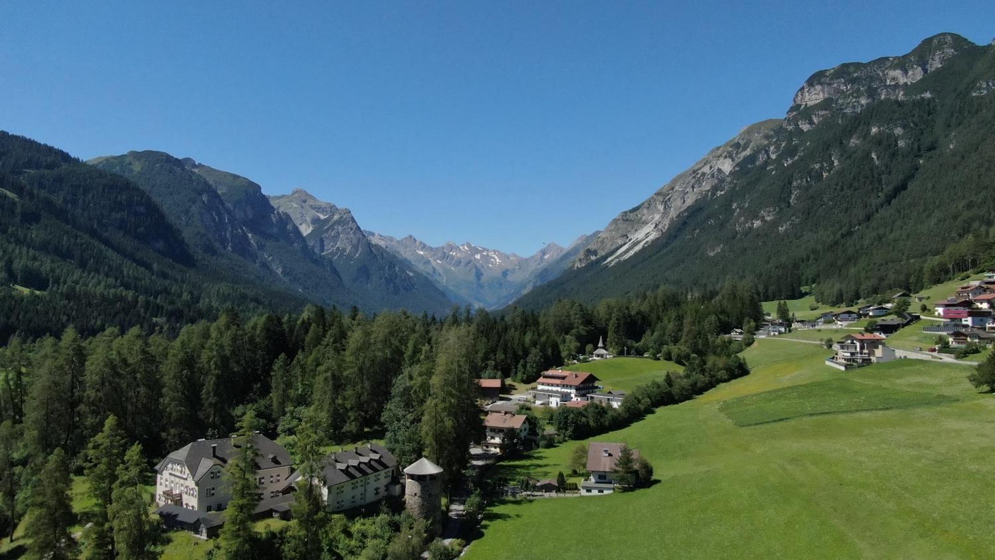 Alpen Gasthof Apartments Hohe Burg Trins Eksteriør billede