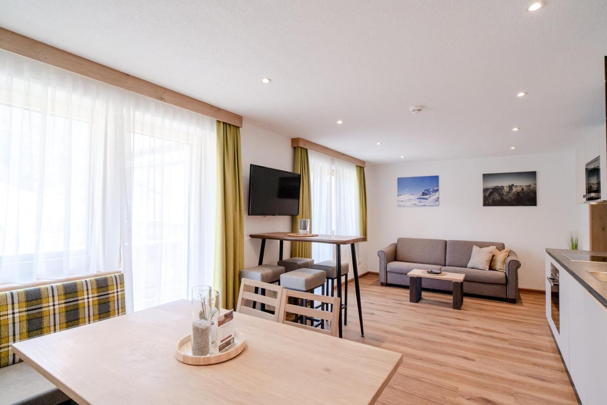 Alpen Gasthof Apartments Hohe Burg Trins Eksteriør billede